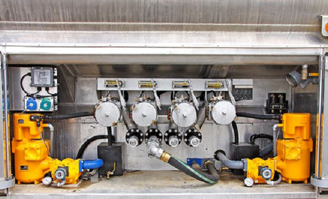 桁架結(jié)構(gòu),俗稱大鶴管流體裝載臂,俗稱小鶴管 大鶴管與小鶴管的區(qū)別及各自的特點